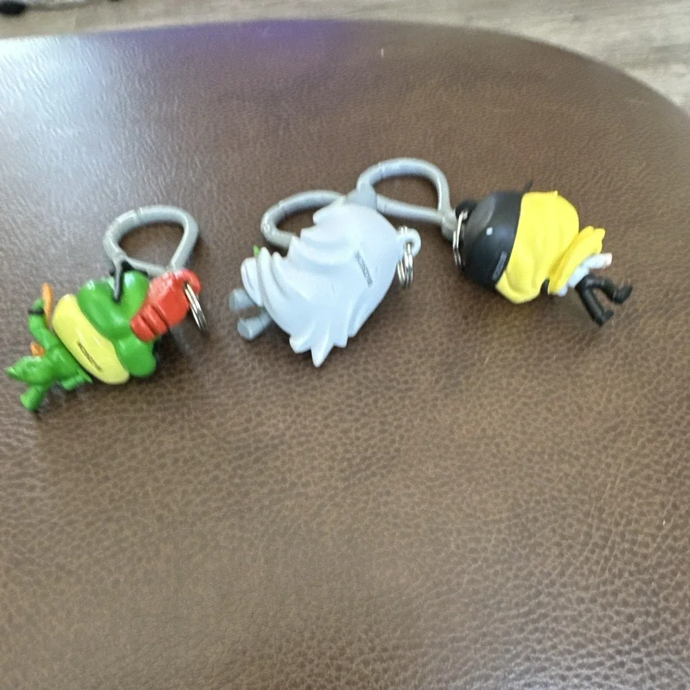 5 Nights at Freddy's  Lot of 3 Backpack Clips Security Breach Series
